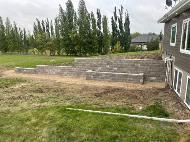 Retaining Wall With Small Blocks